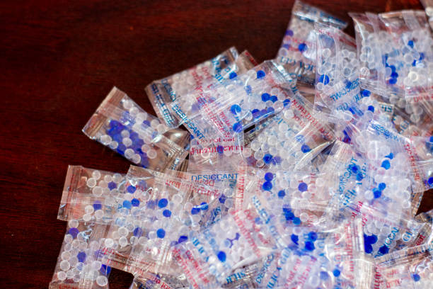 How to dry a wet phone with / without silica gel?
